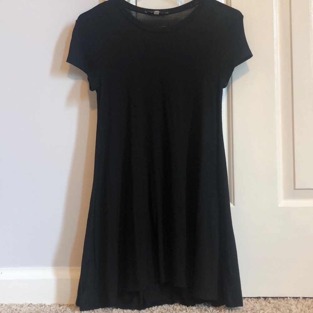 adorable black t-shirt dress!